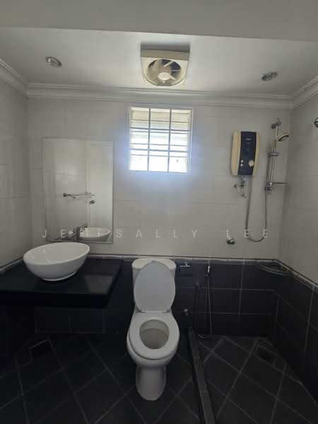 2-storey Terraced House for Sale in Usj 5 (Subang Jaya) - JeffSally Lee - Bathroom - PropertyGuru.com.my