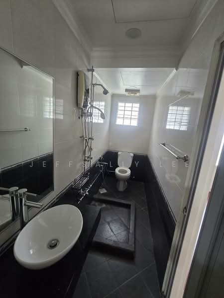 2-storey Terraced House for Sale in Usj 5 (Subang Jaya) - JeffSally Lee - Bathroom - PropertyGuru.com.my