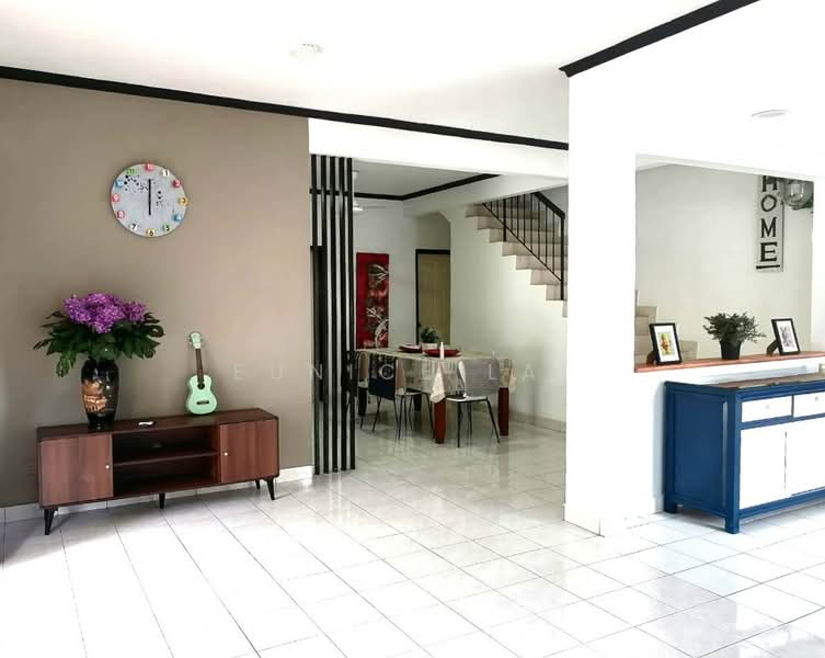 Rumah Berkembar untuk Dijual di Shah Alam (Selangor) - Eunice Lai - Living Room - PropertyGuru.com.my
