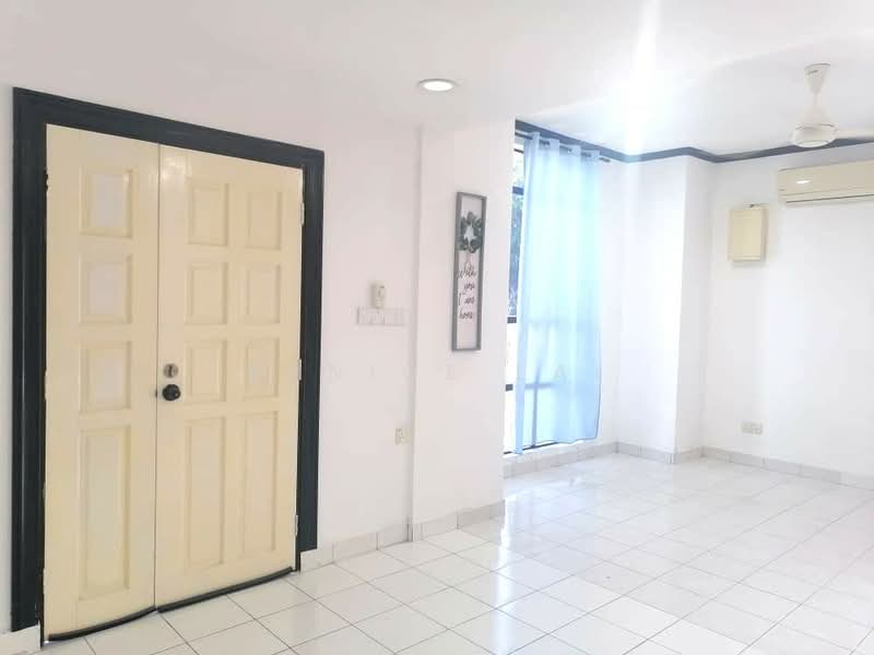 Rumah Berkembar untuk Dijual di Shah Alam (Selangor) - Eunice Lai - Entrance - PropertyGuru.com.my