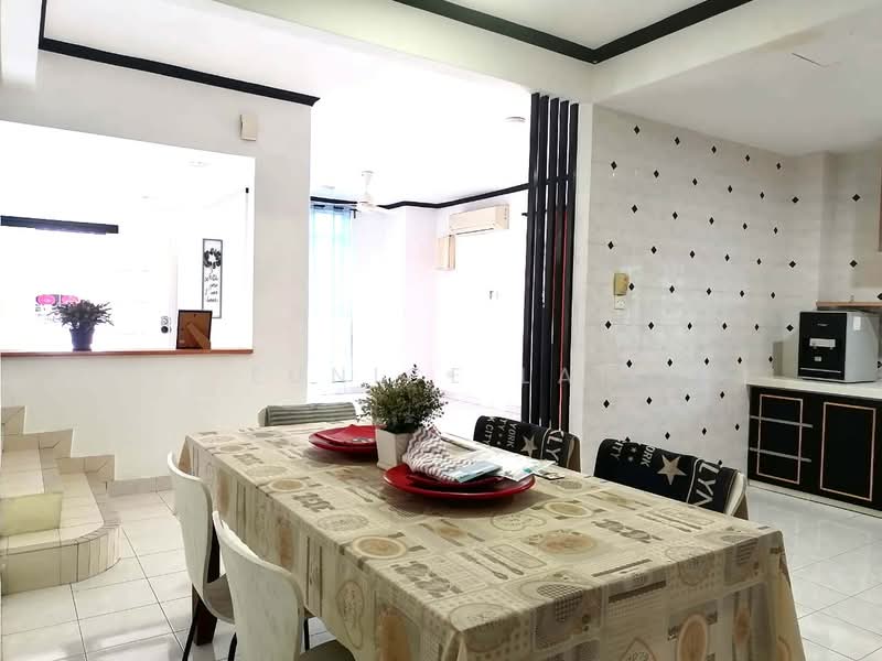 Rumah Berkembar untuk Dijual di Shah Alam (Selangor) - Eunice Lai - Dining Room - PropertyGuru.com.my