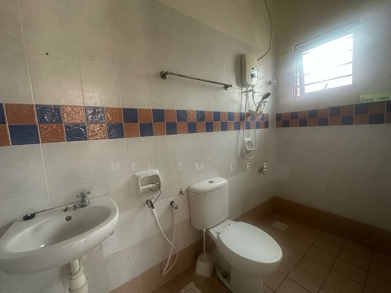 Semi-Detached House for Sale in Alam Damai (Cheras) - Mei SM Lee - Damai Kasih, Cheras Bathroom - PropertyGuru.com.my