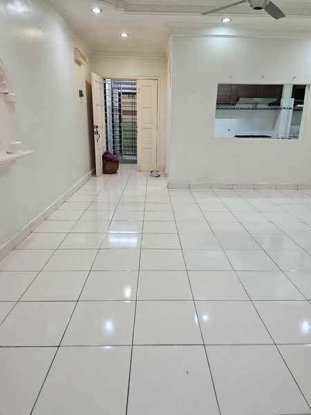 Pangsapuri untuk Disewa di Melur Apartment - Chris Choo - Living Room - PropertyGuru.com.my