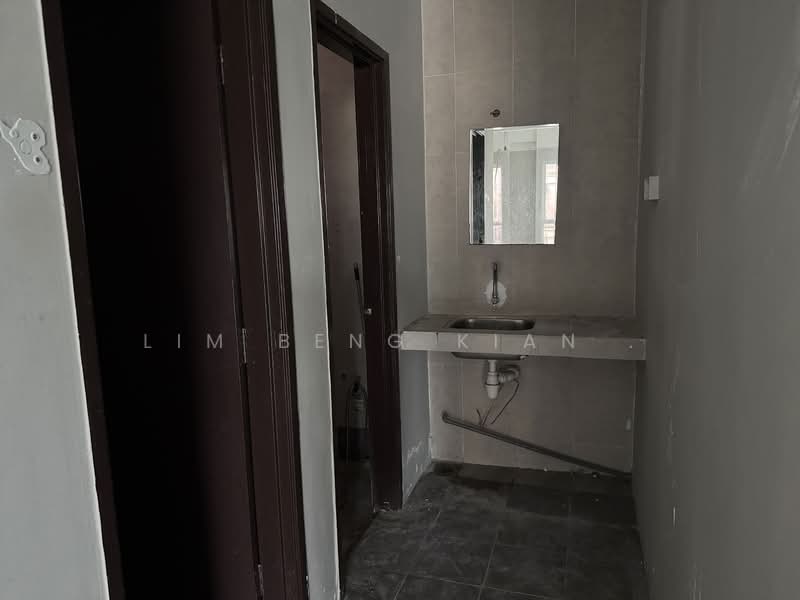 Kedai / Pejabat untuk Disewa di Kota Damansara (Selangor) - Lim Beng Kian . - Bathroom - PropertyGuru.com.my