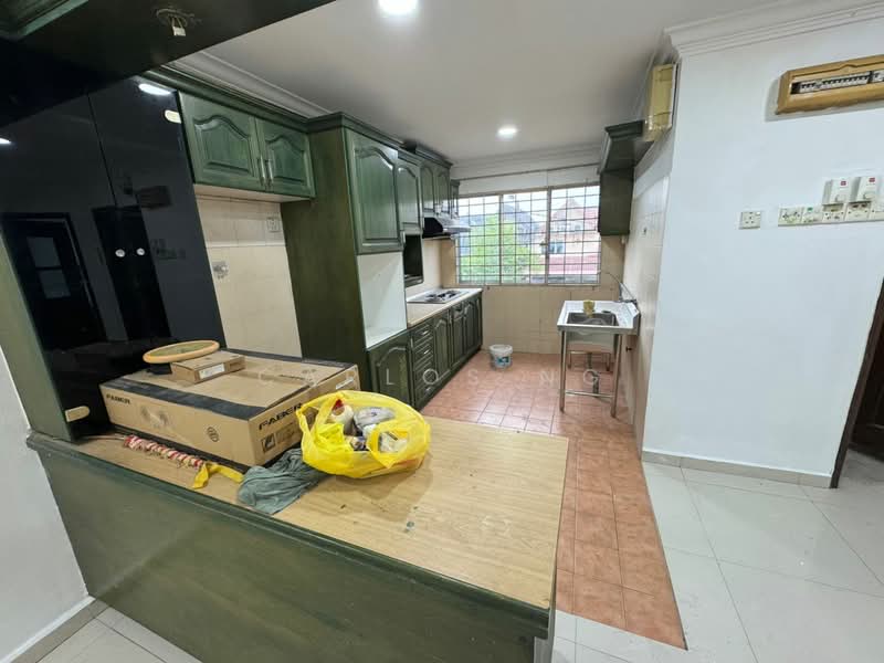 2.5-storey Terraced House for Rent in SS17 (Subang Jaya) - Carlos Ng - Kitchen - PropertyGuru.com.my