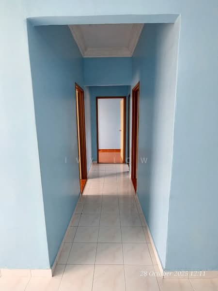 Pangsapuri untuk Dijual di Ria 2 Apartment - Ivy Low - Corridor - PropertyGuru.com.my