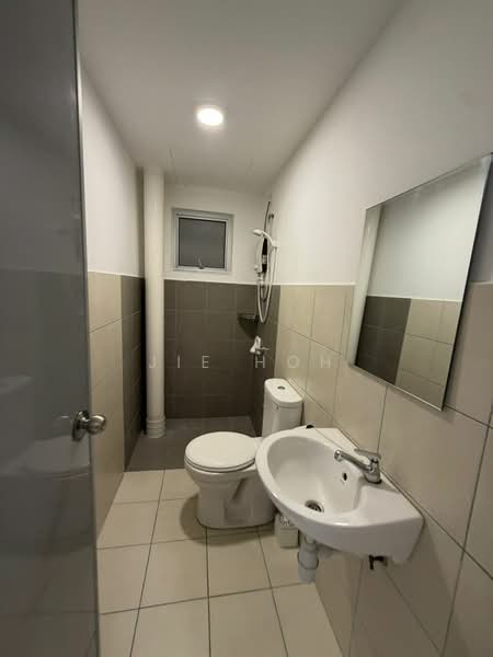 Servis Apartment untuk Disewa di Kiara Kasih - Jie Hoh - Bathroom - PropertyGuru.com.my