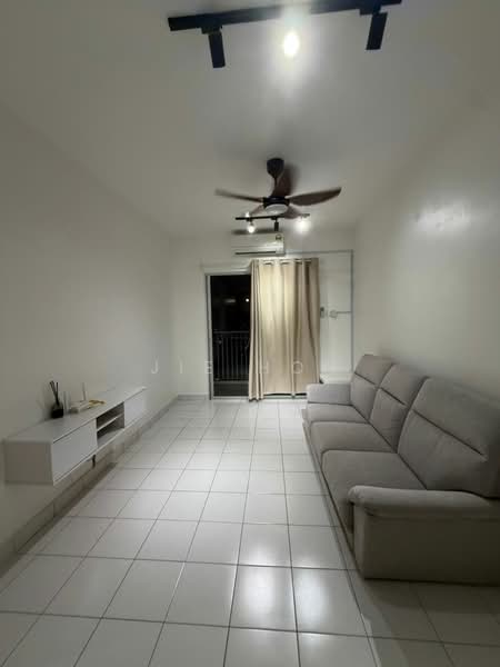 Servis Apartment untuk Disewa di Kiara Kasih - Jie Hoh - Living Room - PropertyGuru.com.my