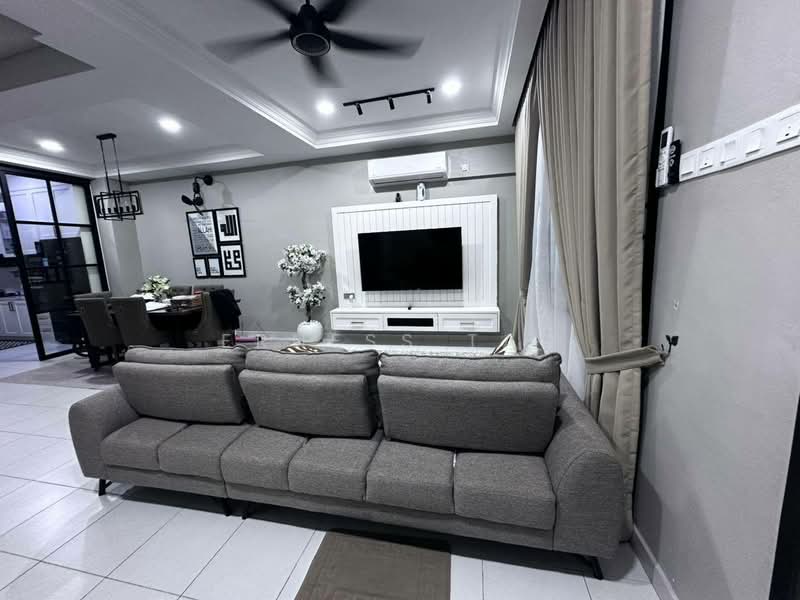 2-storey Terraced House for Sale in Taman Pulai Mutiara (Iskandar Puteri (Nusajaya)) - Erness Tan - Living Room - PropertyGuru.com.my