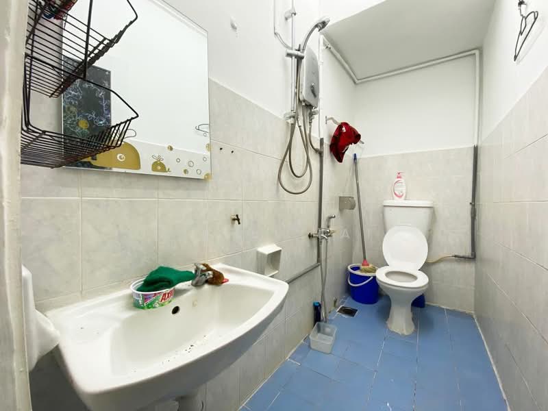 Rumah Teres 2 Tingkat untuk Disewa di Taman Koperasi Cuepacs (Cheras) - Eiffel Lai - Bathroom - PropertyGuru.com.my