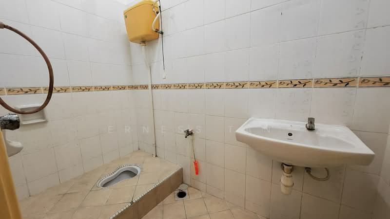 2-storey Terraced House for Sale in Taman Setia Indah (Tebrau) - Erness Tan - Bathroom - PropertyGuru.com.my
