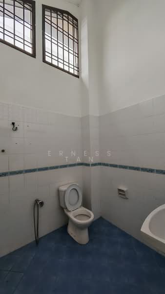 2-storey Terraced House for Sale in Taman Setia Indah (Tebrau) - Erness Tan - Bathroom - PropertyGuru.com.my