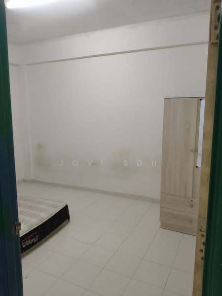 Flat for Rent at Rumah Pangsa Segar Perdana - Jovi Soh - Bedroom - PropertyGuru.com.my