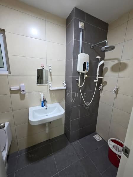 Condominium for Sale at The Holmes 1 - Soon Sheng Law - Bathroom - PropertyGuru.com.my