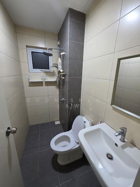 Condominium for Sale at The Holmes 1 - Soon Sheng Law - Bathroom - PropertyGuru.com.my