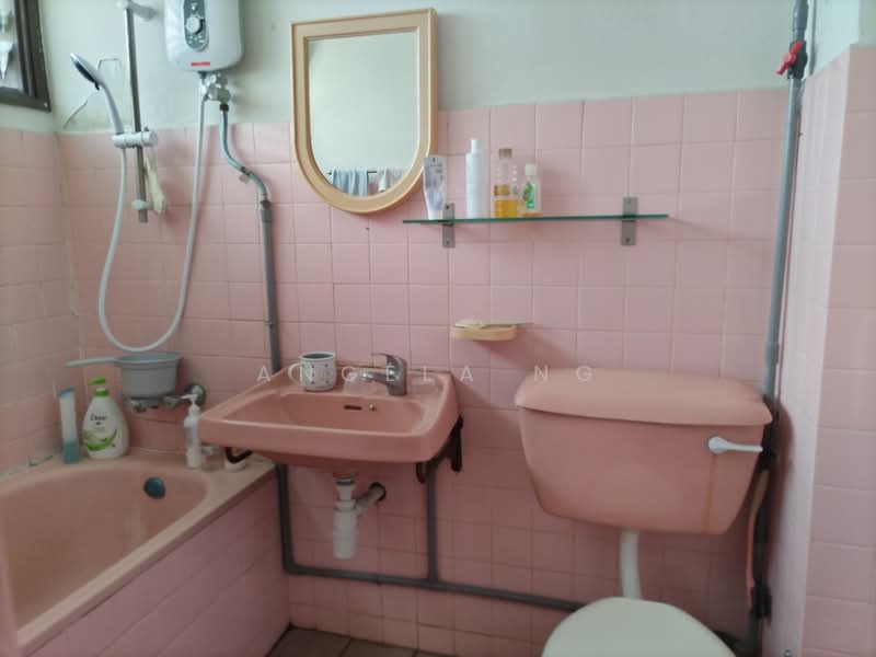 Rumah Teres 2 Tingkat untuk Dijual di SS18 (Subang Jaya) - Angela Ng - Bathroom - PropertyGuru.com.my