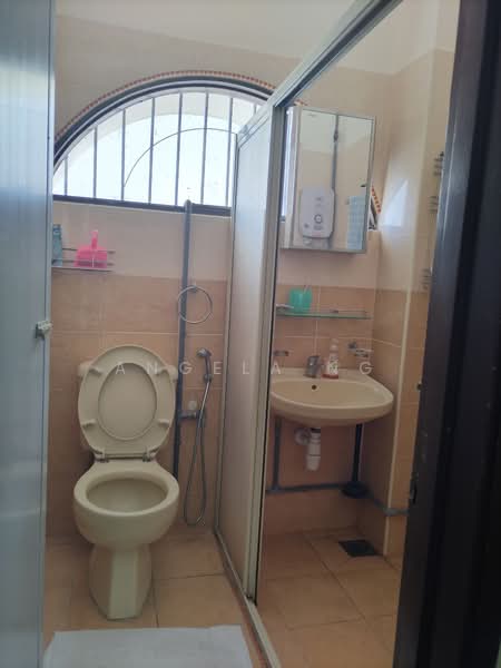 Rumah Teres 2 Tingkat untuk Dijual di SS18 (Subang Jaya) - Angela Ng - Bathroom - PropertyGuru.com.my