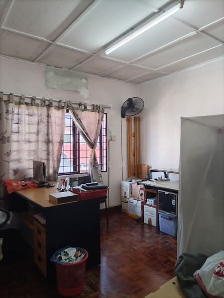 Rumah Teres 2 Tingkat untuk Dijual di SS18 (Subang Jaya) - Angela Ng - Study - PropertyGuru.com.my