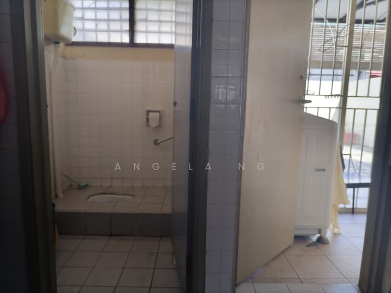 Rumah Teres 2 Tingkat untuk Dijual di SS18 (Subang Jaya) - Angela Ng - Bathroom - PropertyGuru.com.my