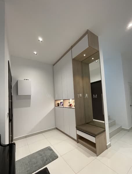 3-storey Terraced House for Sale in Bandar Rinching (Semenyih) - Lewis Tam - Entrance - PropertyGuru.com.my