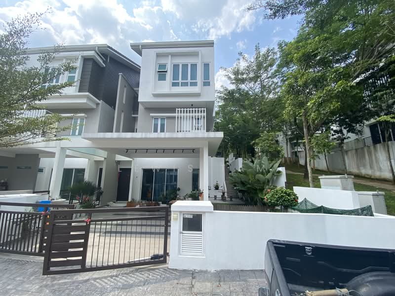 3-storey Terraced House for Sale in Bandar Rinching (Semenyih) - Lewis Tam - Exterior - PropertyGuru.com.my