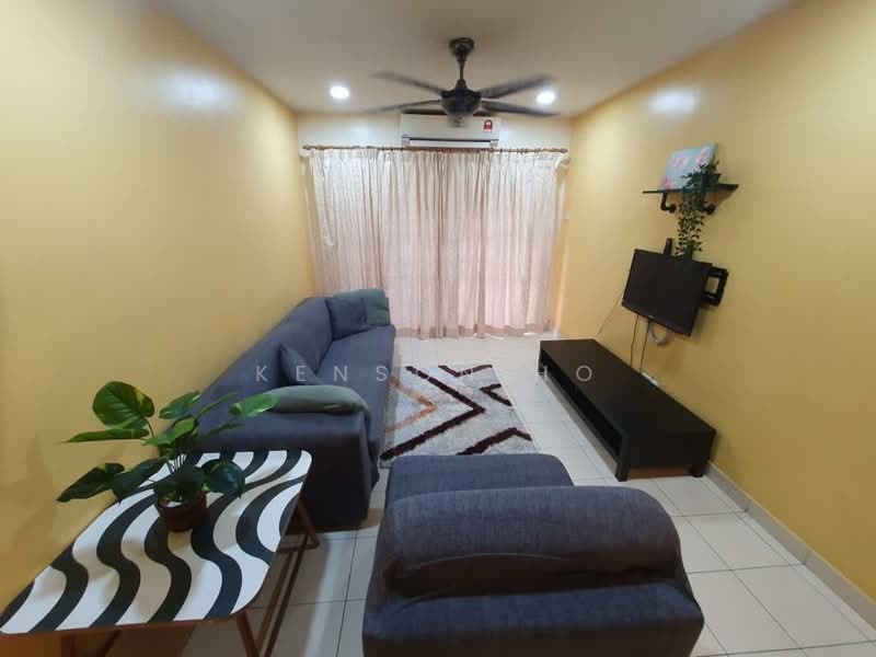 Pangsapuri untuk Dijual di Serdang Villa Apartment - Kenson Ho - Living Room - PropertyGuru.com.my