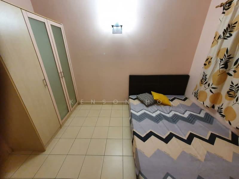 Pangsapuri untuk Dijual di Serdang Villa Apartment - Kenson Ho - Bedroom - PropertyGuru.com.my