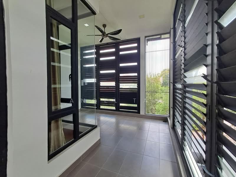 Rumah Banglo untuk Dijual di Saujana Impian (Kajang) - Angel Tan - Balcony - PropertyGuru.com.my