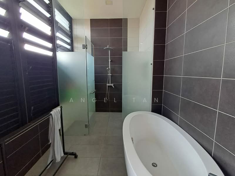 Rumah Banglo untuk Dijual di Saujana Impian (Kajang) - Angel Tan - Bathroom - PropertyGuru.com.my