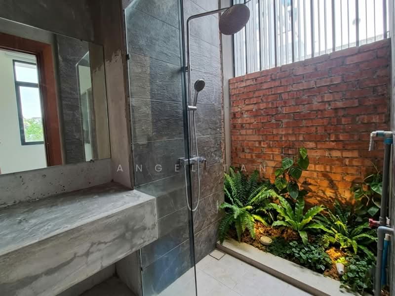 Rumah Banglo untuk Dijual di Saujana Impian (Kajang) - Angel Tan - Bathroom - PropertyGuru.com.my