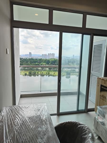 Servis Apartment untuk Disewa di Dorsett Waterfront Subang - Thanap Priyaa - Balcony - PropertyGuru.com.my