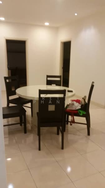 Condominium for Sale at Casa Kiara - Brett Phang - Dining Room - PropertyGuru.com.my