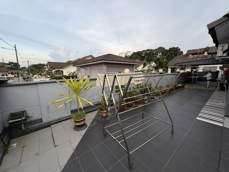 1-storey Terraced House for Sale in Taman Molek (Johor Bahru) - Erness Tan - Exterior - PropertyGuru.com.my