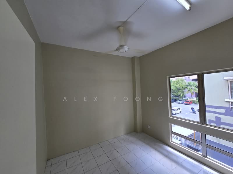 Apartment for Rent at Vista Shop Apartment (Damansara Damai) - Alex Foong - Bedroom - PropertyGuru.com.my