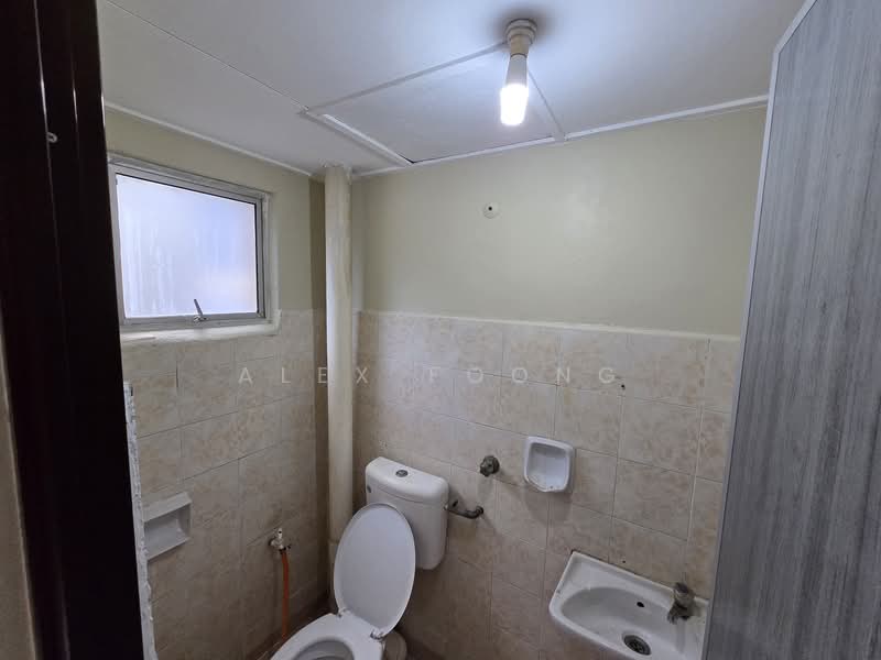 Apartment for Rent at Vista Shop Apartment (Damansara Damai) - Alex Foong - Master Bedroom Attached Bathroom - PropertyGuru.com.my