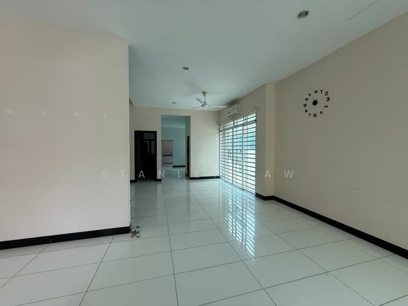 Rumah Berkembar untuk Dijual di Gelugor (Penang) - Stanley Saw - Living Room - PropertyGuru.com.my