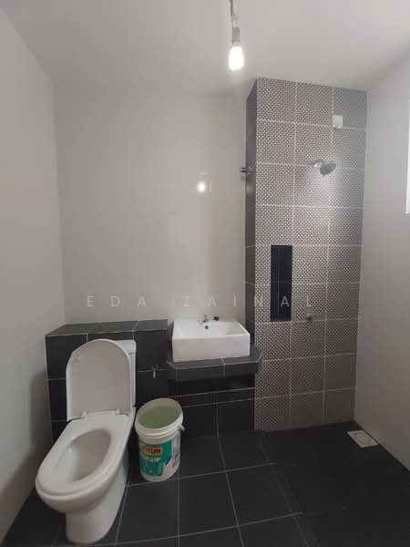 Semi-Detached House for Sale in Eco Grandeur (Puncak Alam) - Eda Zainal - Bathroom - PropertyGuru.com.my