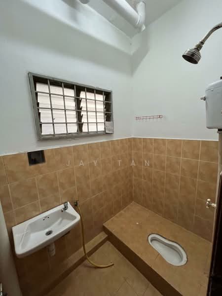 Rumah Teres 2 Tingkat untuk Disewa di Taman Klang Utama (Kapar) - Jay Tan - Bathroom - PropertyGuru.com.my