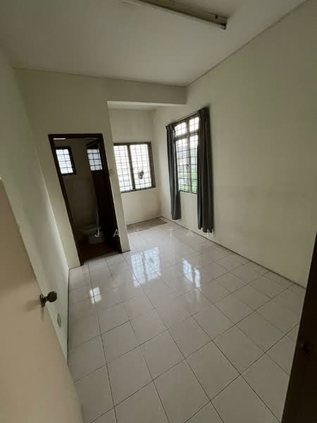 Rumah Teres 2 Tingkat untuk Disewa di Taman Klang Utama (Kapar) - Jay Tan - Bathroom - PropertyGuru.com.my