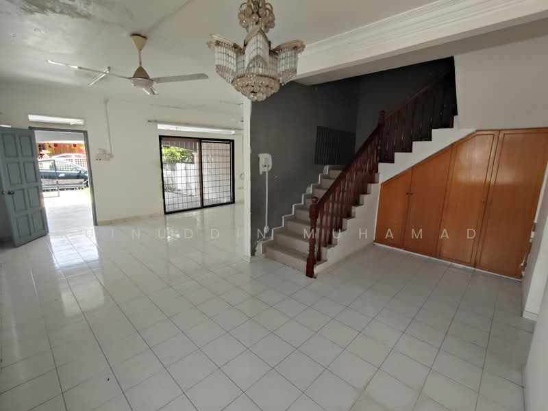 Semi-Detached House for Rent in Lahat (Perak) - Muinuddin Muhamad - Living Room - PropertyGuru.com.my