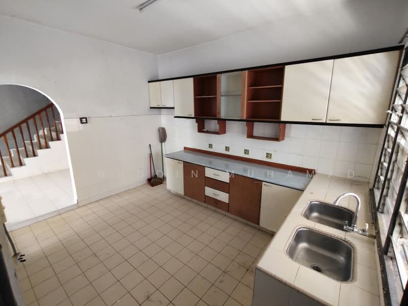 Semi-Detached House for Rent in Lahat (Perak) - Muinuddin Muhamad - Kitchen - PropertyGuru.com.my