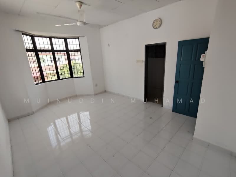Semi-Detached House for Rent in Lahat (Perak) - Muinuddin Muhamad - Living Room - PropertyGuru.com.my