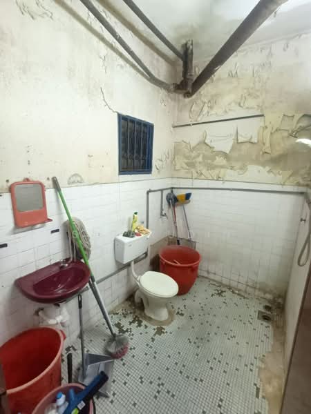Rumah Teres 2 Tingkat untuk Dijual di Taman Wahyu (Batu Caves) - Abid Sabarudin - Bathroom - PropertyGuru.com.my