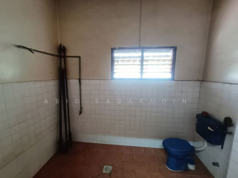 Rumah Teres 2 Tingkat untuk Dijual di Taman Wahyu (Batu Caves) - Abid Sabarudin - Bathroom - PropertyGuru.com.my
