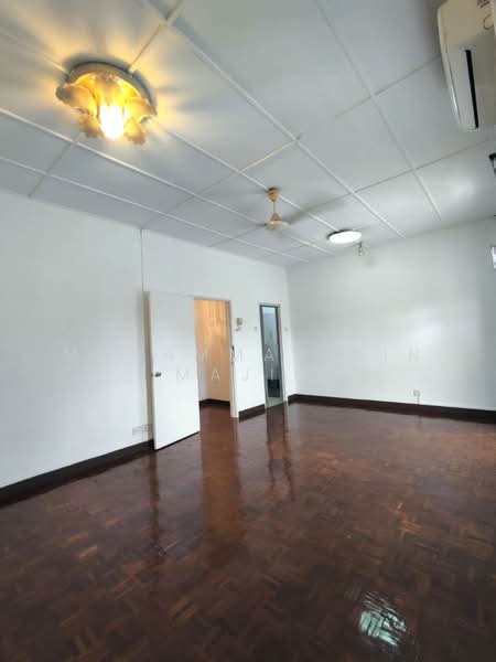 2-storey Terraced House for Sale in Usj 9 (Subang Jaya) - Mohammad Din Majid - Living Room - PropertyGuru.com.my