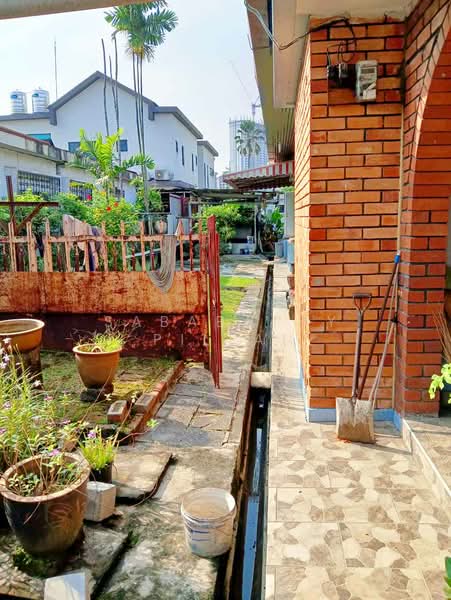 Bungalow for Sale in Taman Kanagapuram (Petaling Jaya) - Sababathy Pillai - Exterior - PropertyGuru.com.my