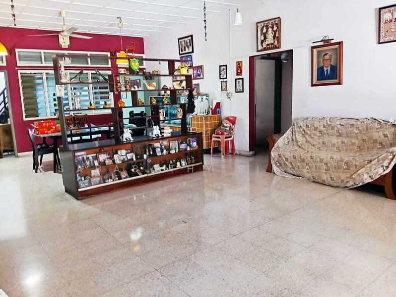Bungalow for Sale in Taman Kanagapuram (Petaling Jaya) - Sababathy Pillai - Living Room - PropertyGuru.com.my