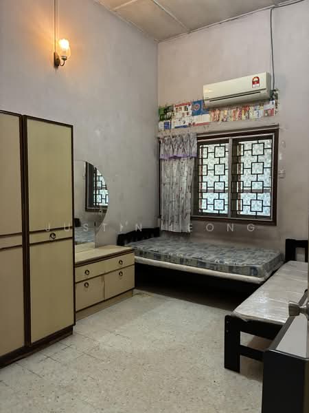 Rumah Teres 1 Tingkat untuk Dijual di Kepong Baru (Kepong) - Justin Leong - Bedroom - PropertyGuru.com.my