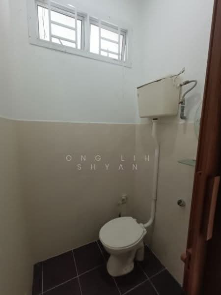 Semi-Detached House for Sale in Perling (Johor) - Ong Lih Shyan - Bathroom - PropertyGuru.com.my