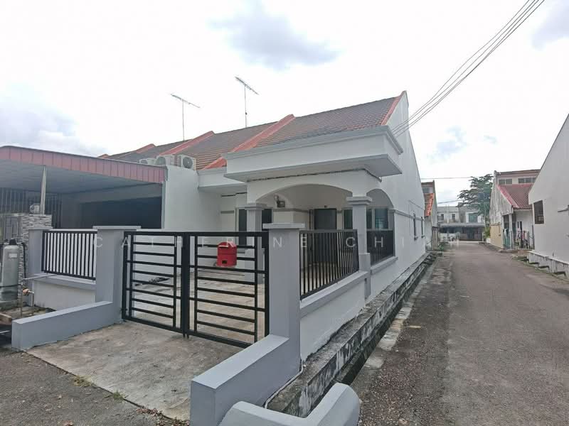 Terraced House for Sale in Taman Mengkibol (Kluang) - Catherine Chiah - Exterior - PropertyGuru.com.my